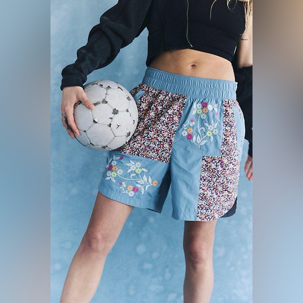 New Free People Blue Embroidered Prime Time Hike Shorts sz XS